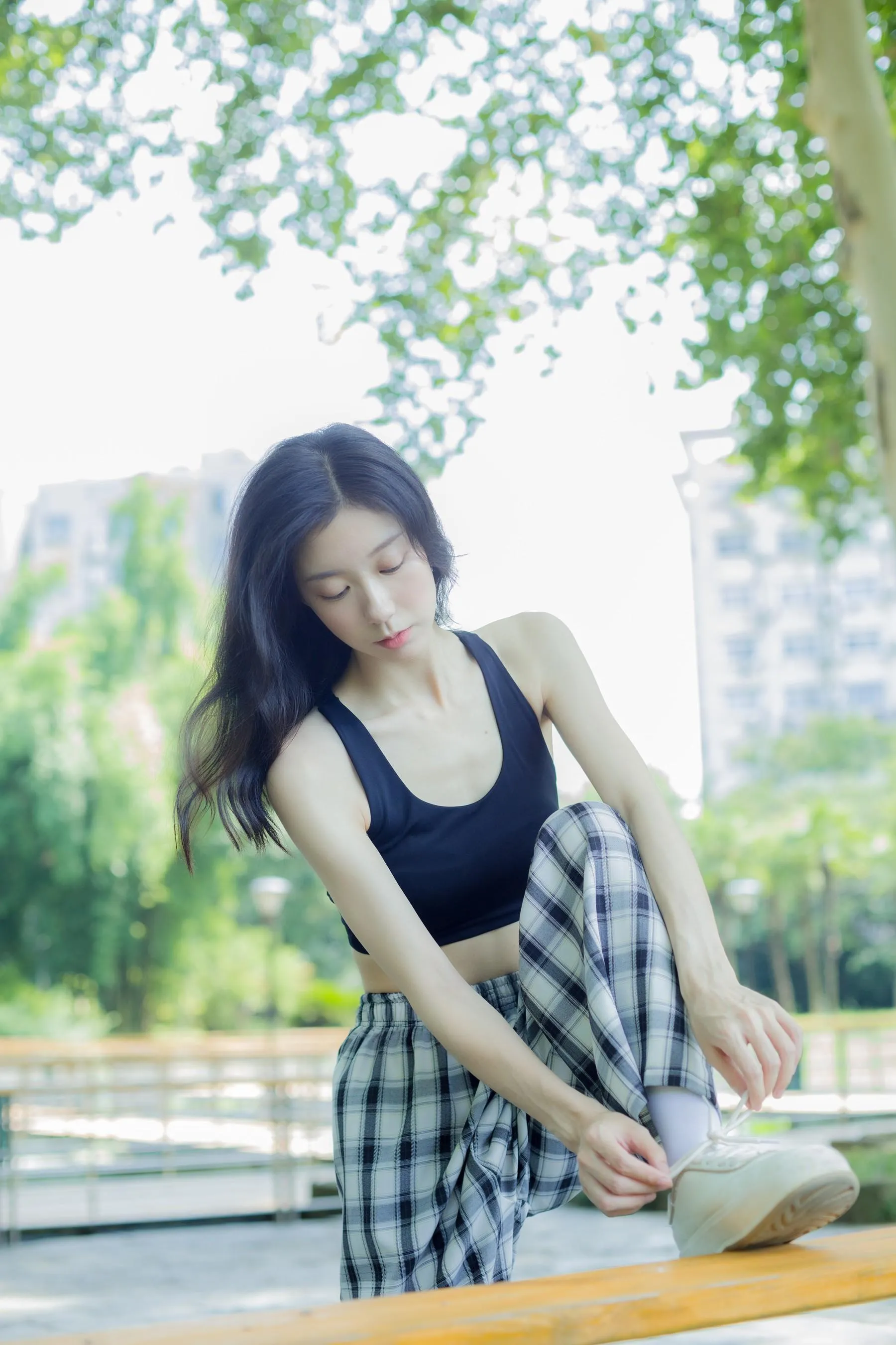 [YITUYU艺图语]2022.09.08 晨练日 饲猫少女- [27P]插图1